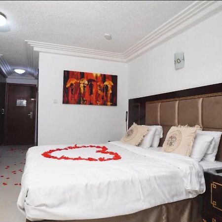 Nobila Airport Hotel Cotonou Exteriér fotografie