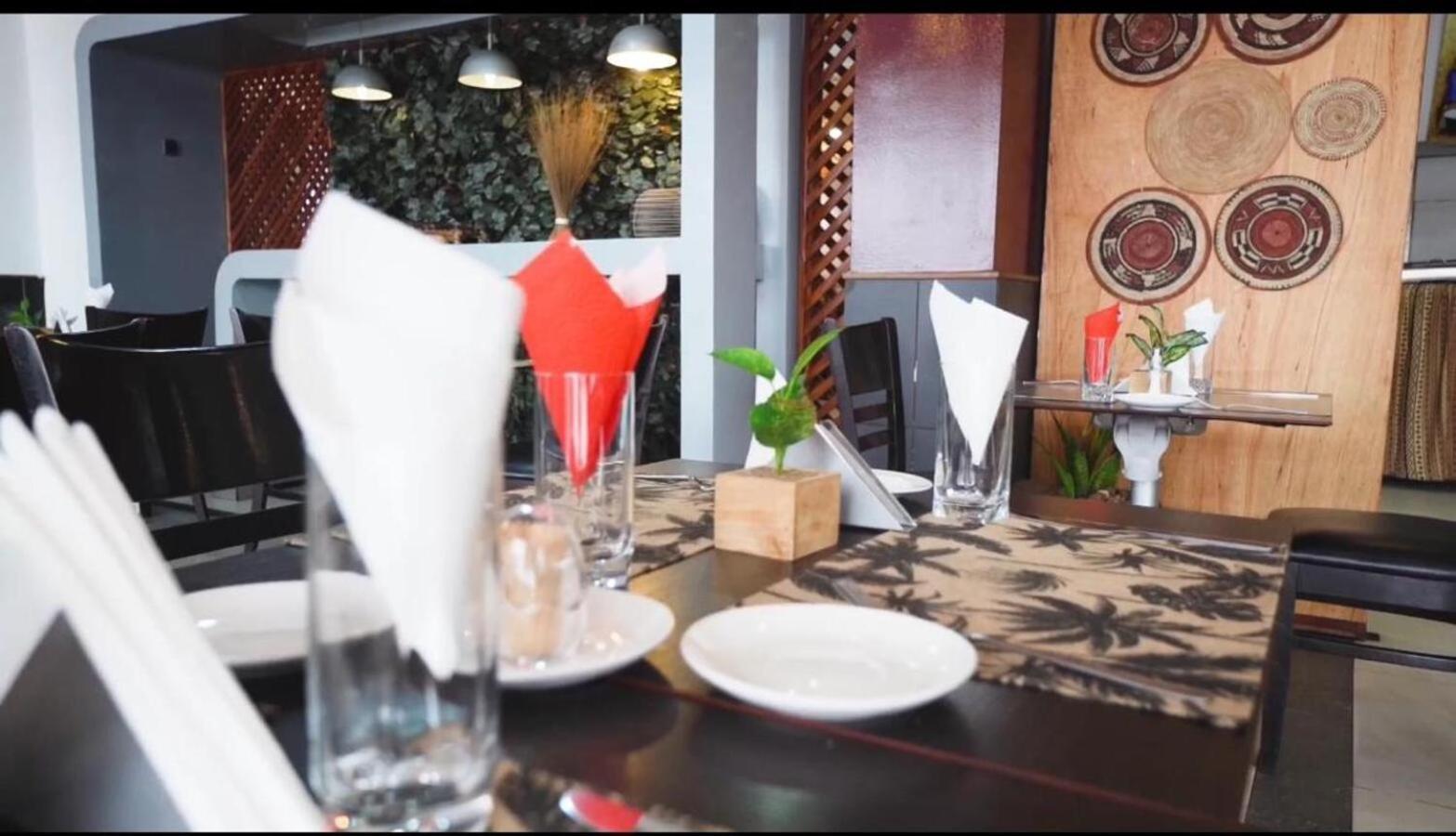 Nobila Airport Hotel Cotonou Exteriér fotografie