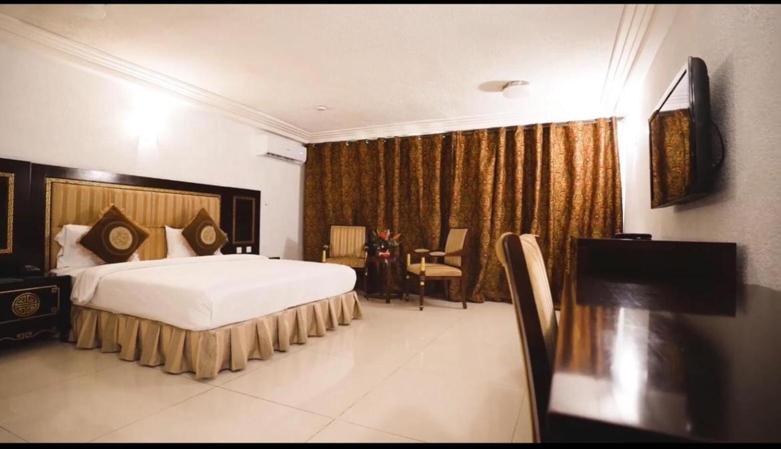 Nobila Airport Hotel Cotonou Exteriér fotografie